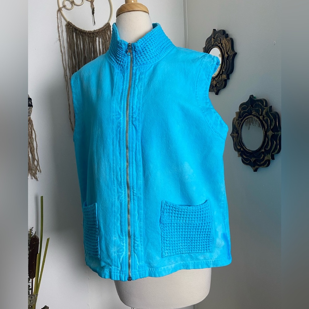 70’s style vest by Taylor hand tie dyed light blue white zip up pockets size S/M